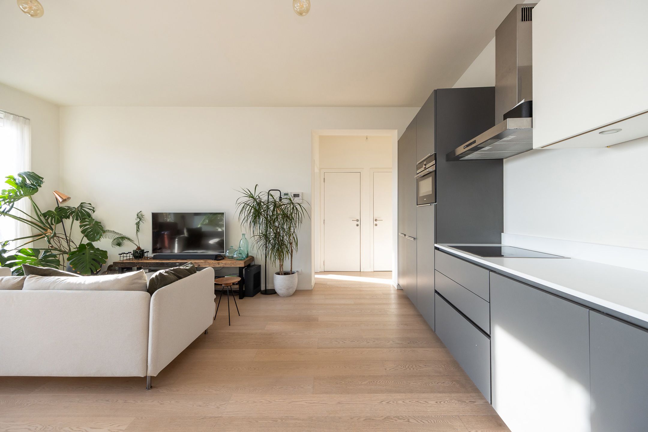 ANTWERPEN - Lichtrijk appartement met zonnig terras van ca. 10M2 foto 4
