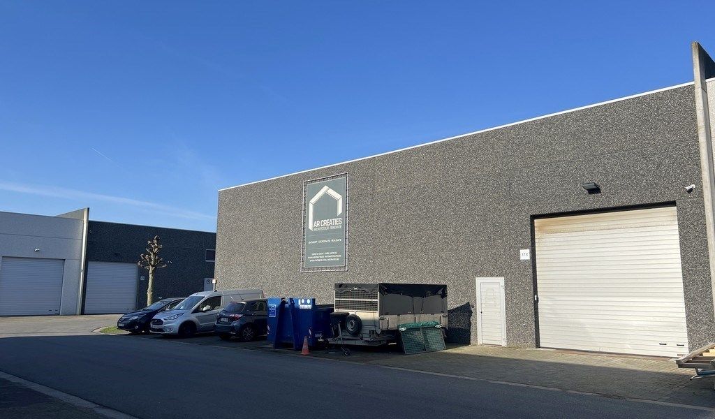 Magazijn met kantoor te huur in bedrijvenpark Braakakker in Wetteren foto 2
