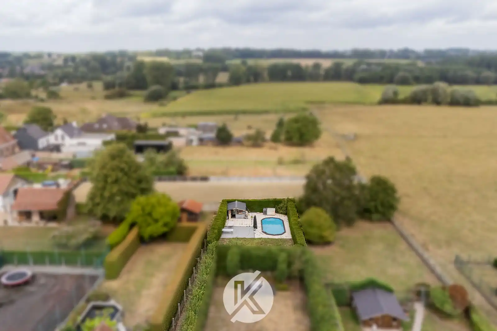 Veelzijdige eigendom met handelsruimte en bel-etagewoning foto 27
