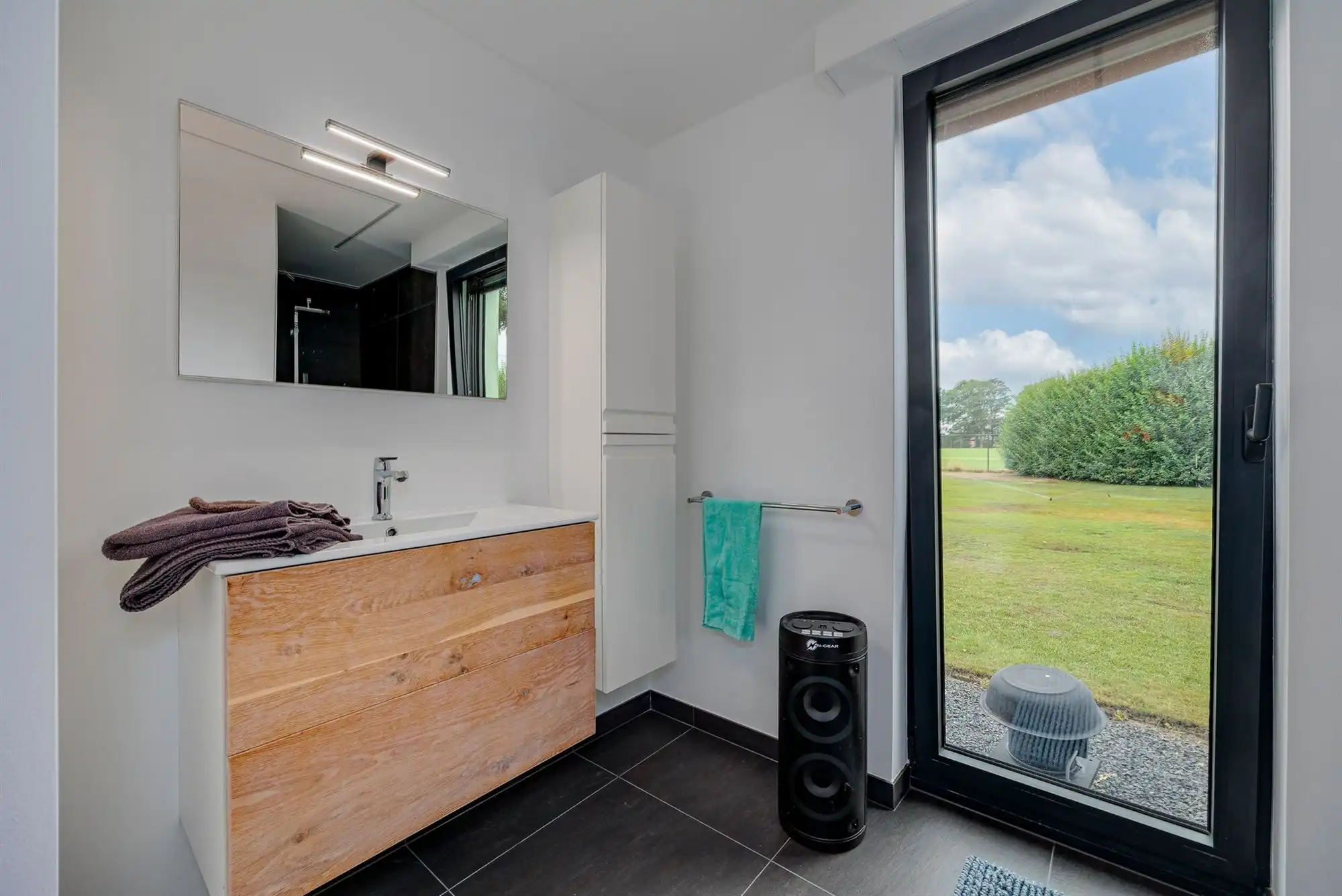Exclusieve villa met 4 slaapkamers, 4 badkamers en luxueuze multifunctionele kelder op een toplocatie in Kalmthout! foto 20