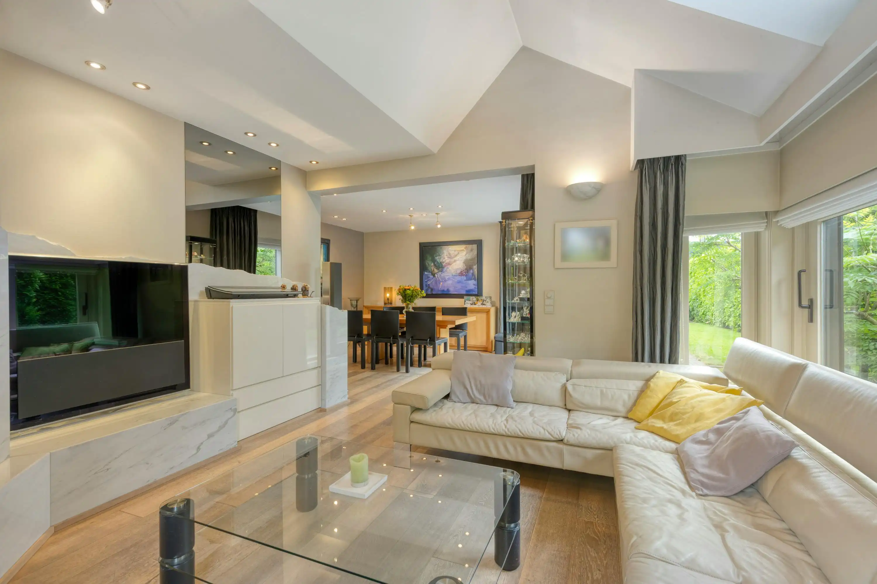 Alleenstaand huis op gunstige ligging te koop in Waregem foto 5