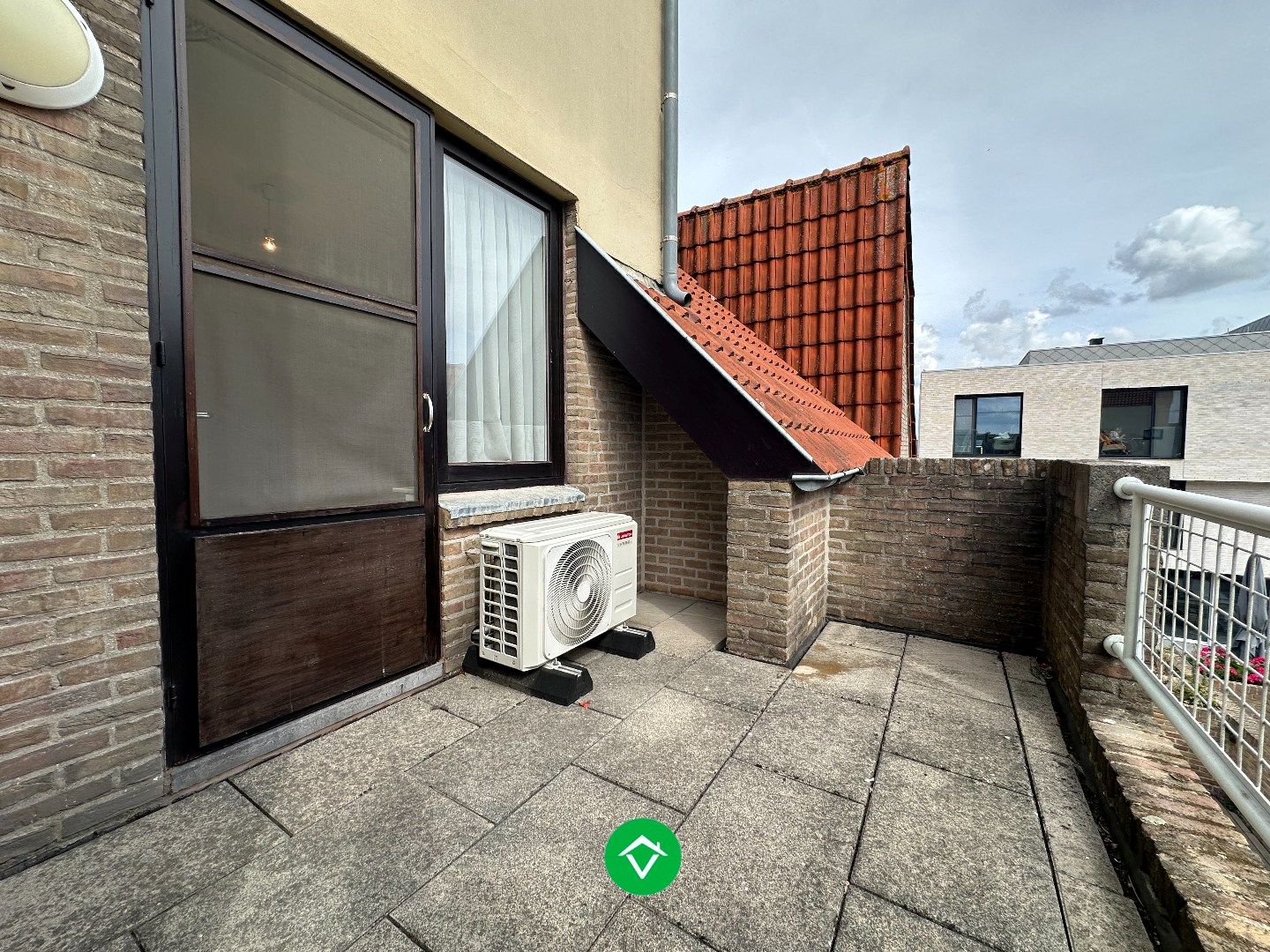 Gezellig 1-slaapkamer appartement met 2 terrassen in hartje Koekelare foto 16