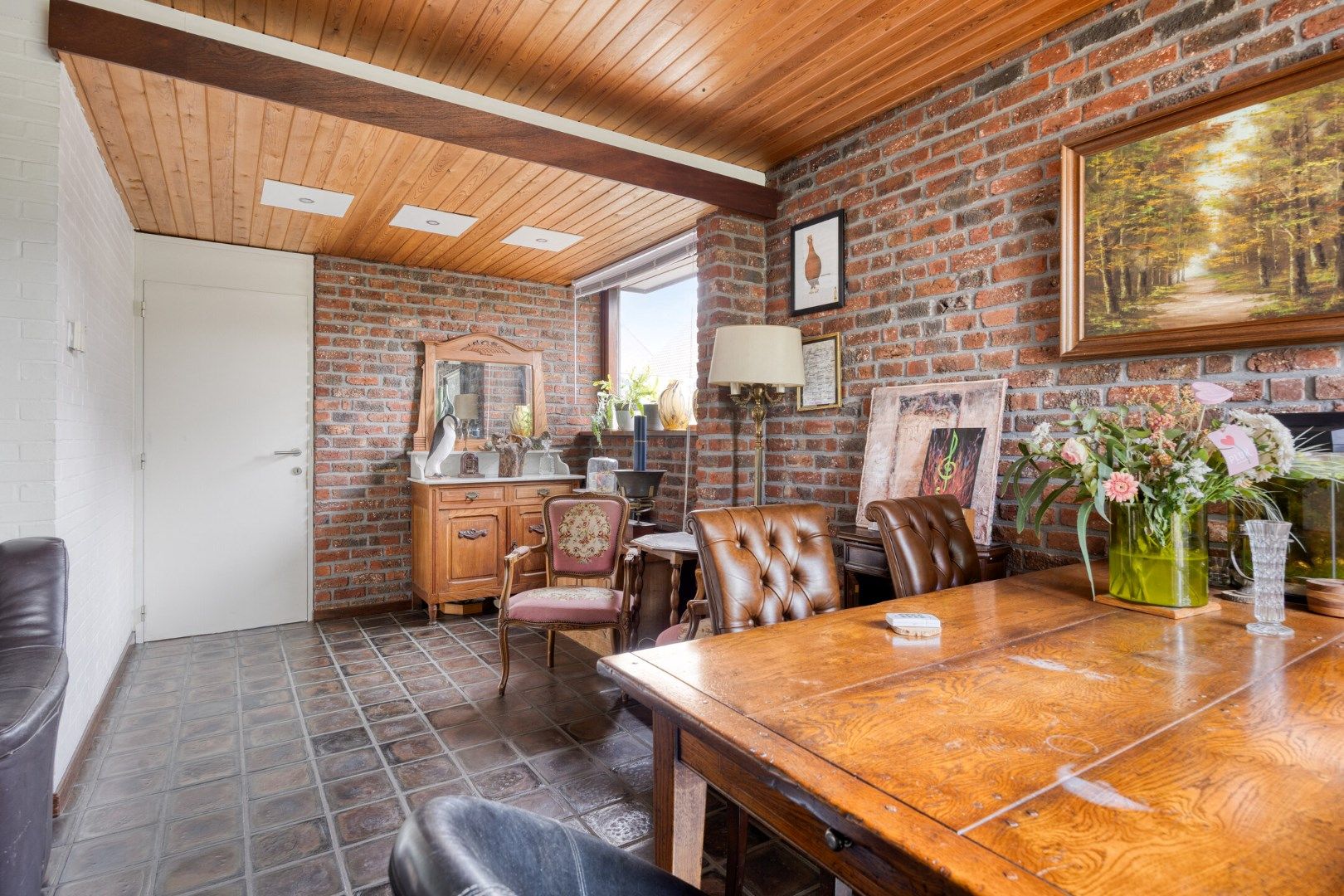 Gunstig gelegen instapklare woning op prachtig perceel van 10a88 ! foto 7