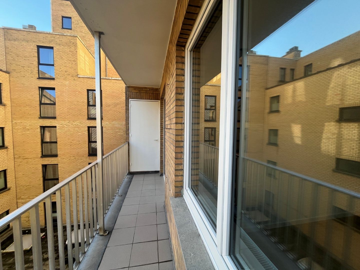 Gerenoveerd  twee slaapkamer appartement met frontaal zeezicht én centrale ligging foto 12