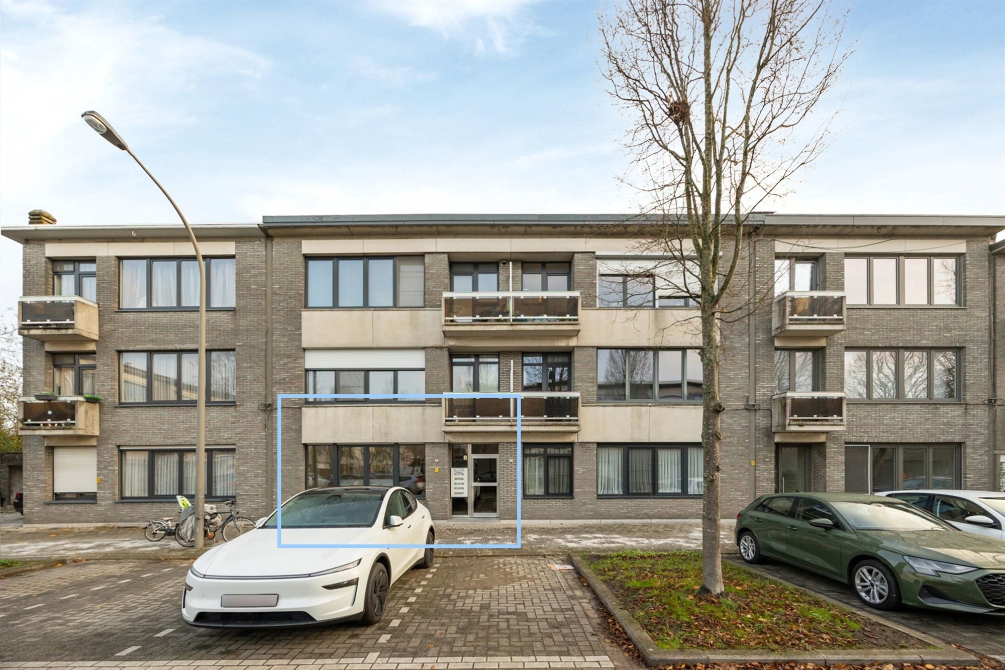 Instapklaar GLV-app met tuin en garage foto {{pictureIndex}}