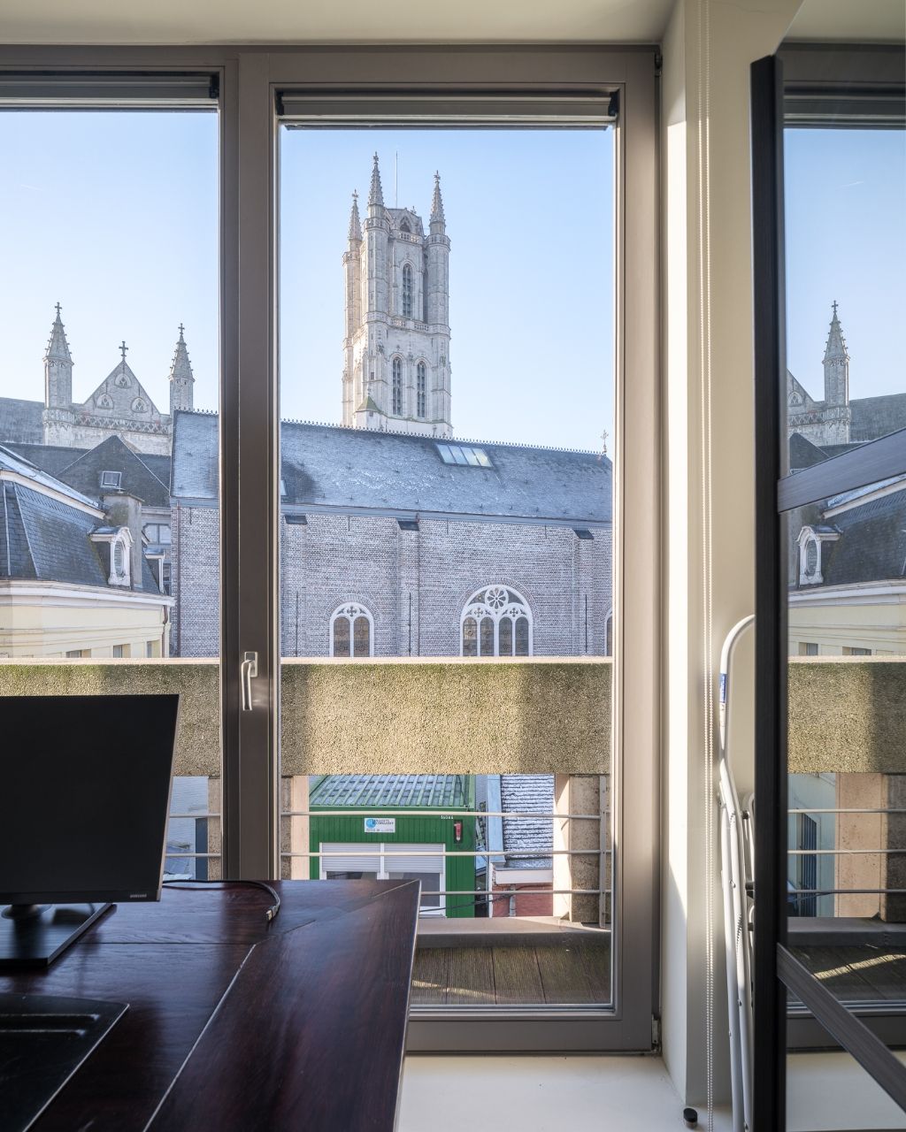 Stijlvol tweeslaapkamerappartement met ruim terras op een uitzonderlijke ligging foto 8