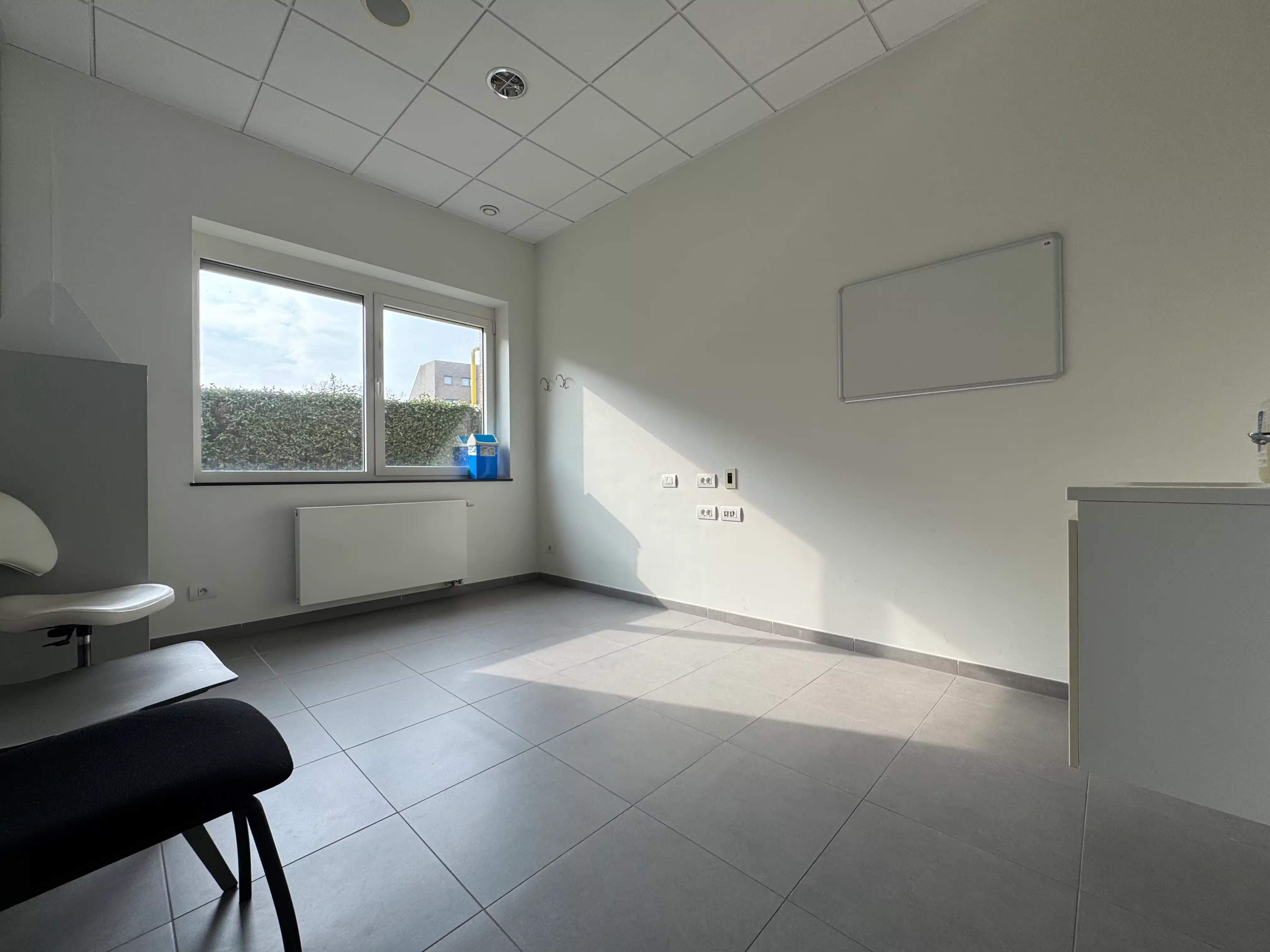 Instapklaar handelsgelijkvloers 250 m² Middelkerke foto 7