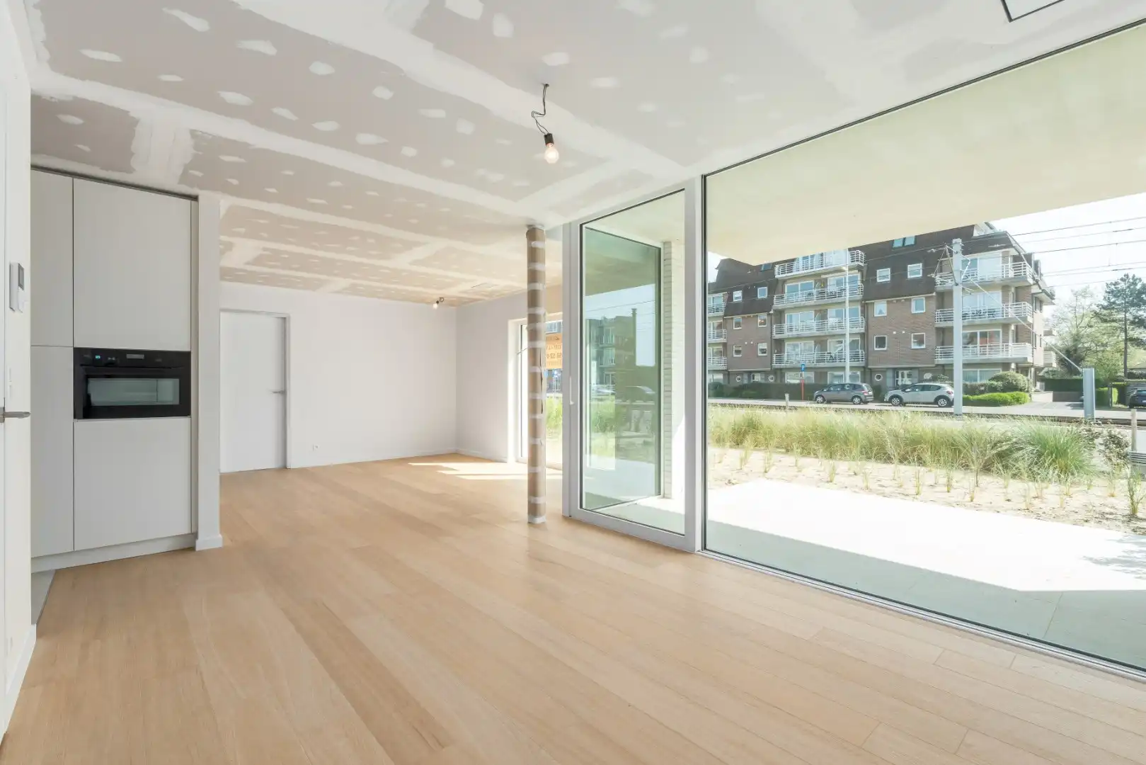 GELIJKVLOERS NIEUWBOUWAPPARTEMENT OP 200 METER VAN DE ZEEDIJK foto {{pictureIndex}}
