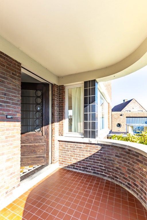 Unieke villa in groene omgeving foto 4