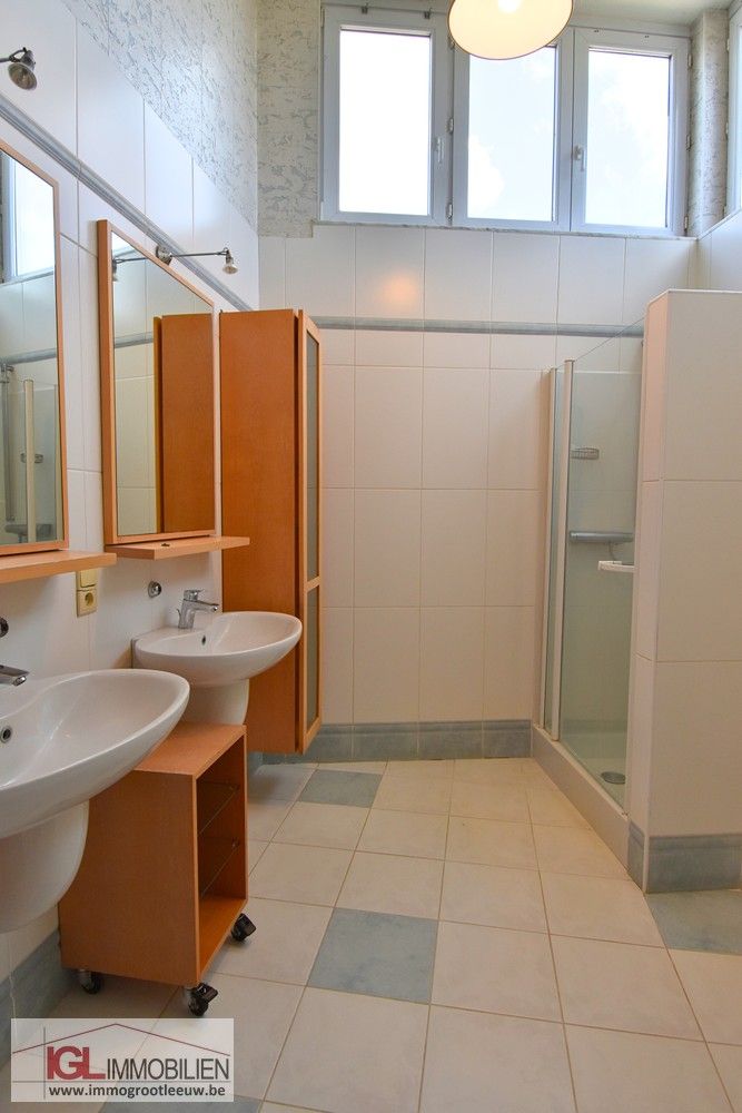 Ruime & energiezuinige woning met 4 slaapkamers, zuidgerichte buitenruimtes en 3 staanplaatsen nabij het centrum van Vlezenbeek foto 16
