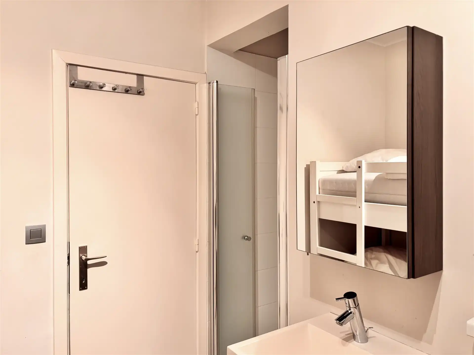 Lichtrijk appartement met zeezicht foto 13