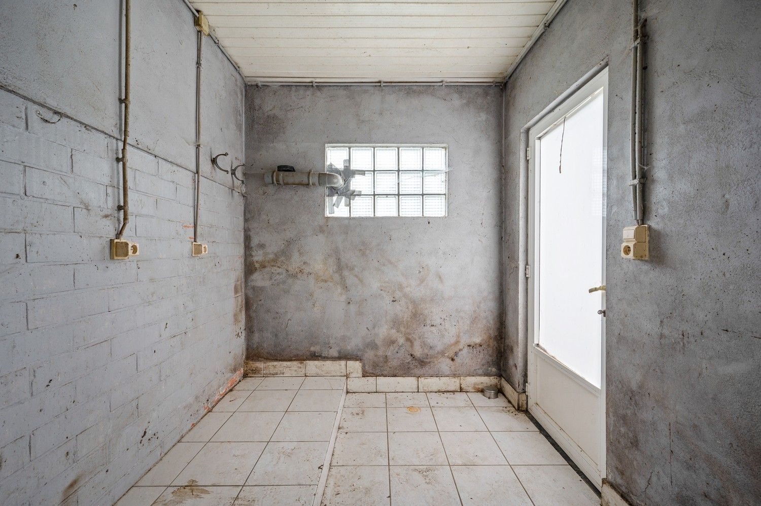 Charmante te renoveren rijwoning met veel potentieel op gunstige locatie in Lier foto 12