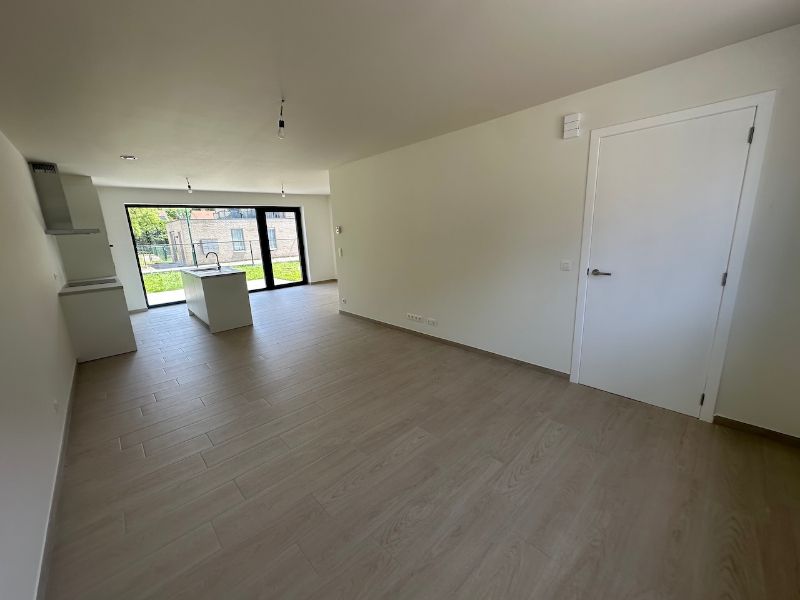 Stijlvolle nieuwbouwwoning in het centrum van Kaprijke! foto 2