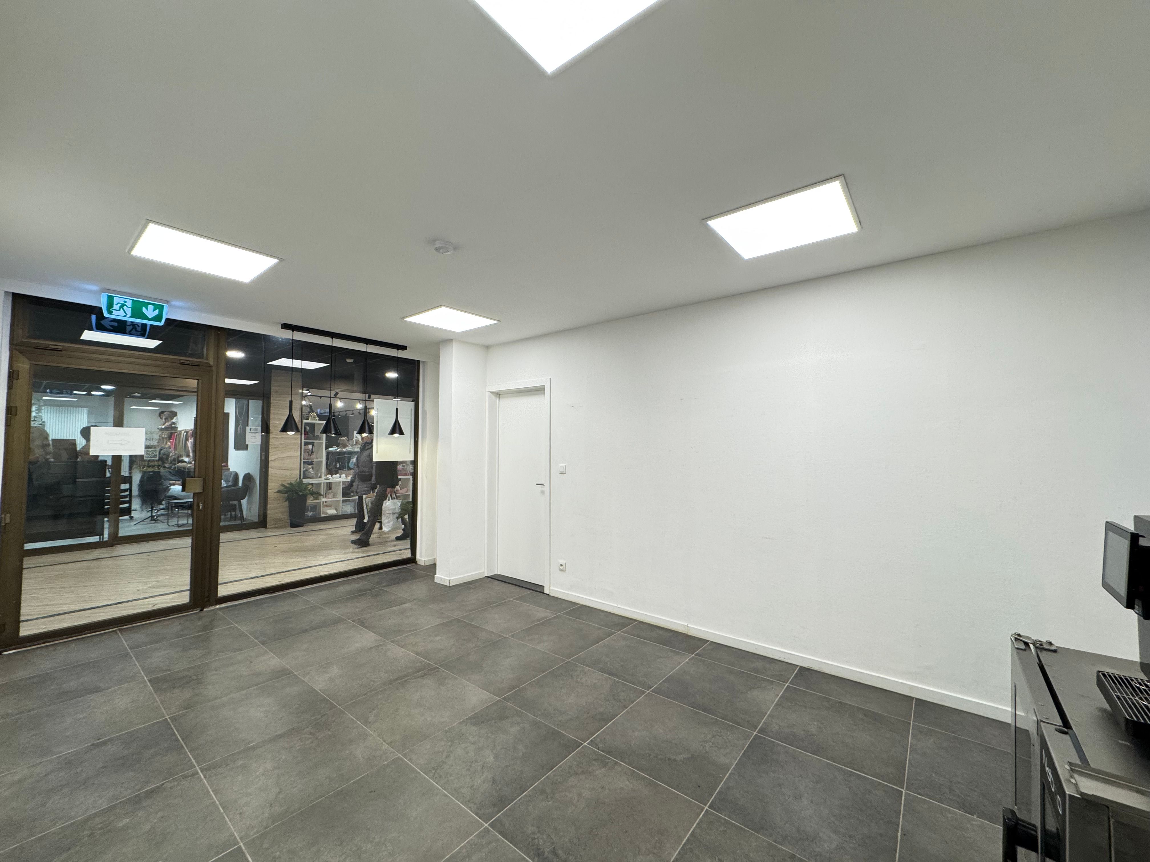 Winkel 21m² in Permeke Galerij foto 4