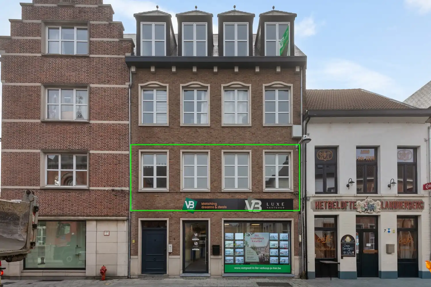 Lichtrijk, instapklaar appartement met 2 slaapkamers nabij het Zimmerplein in Lier! foto {{pictureIndex}}