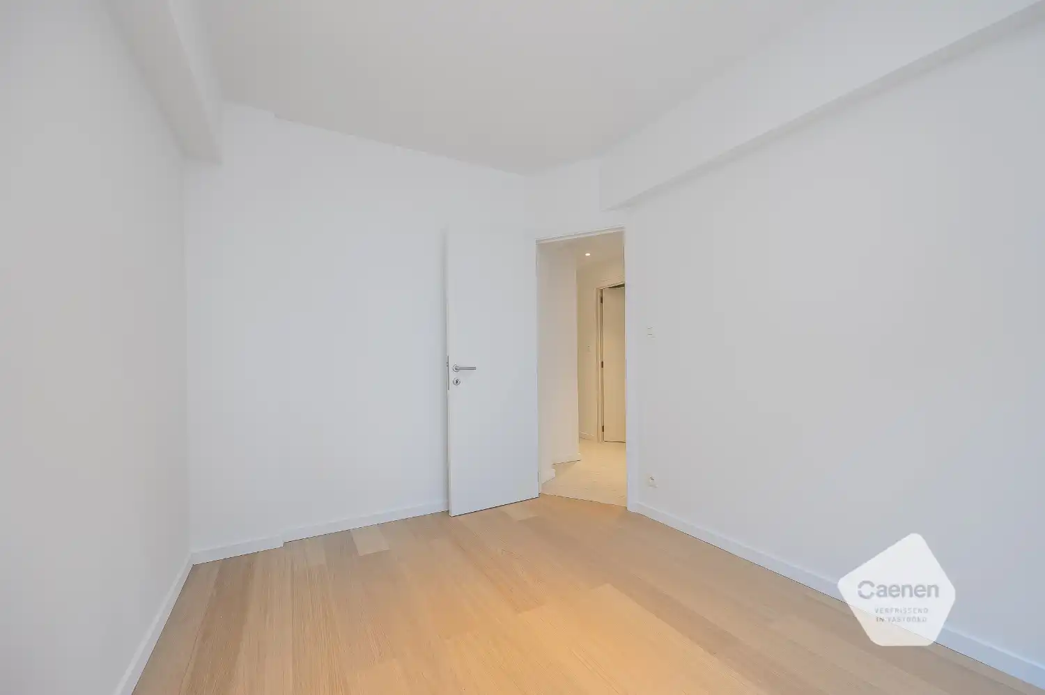 Gerenoveerd twee slaapkamer appartement in centrum Oostende! foto 15