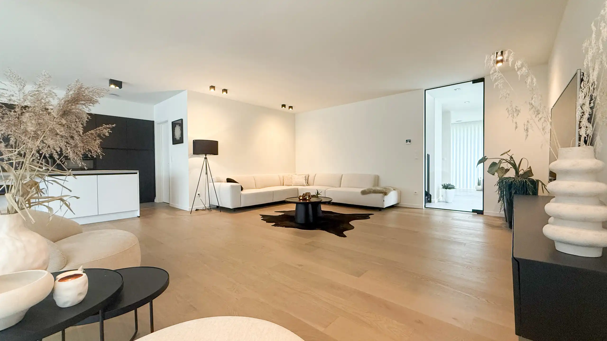 Luxueuze nieuwbouwwoning uit 2023 met E-peil 13 te Paal! foto 5