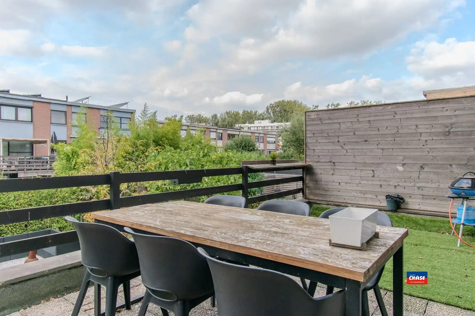 Bel-étage met 4 slaapkamers, grote oprit, garage, grote tuin en groot terras foto 13