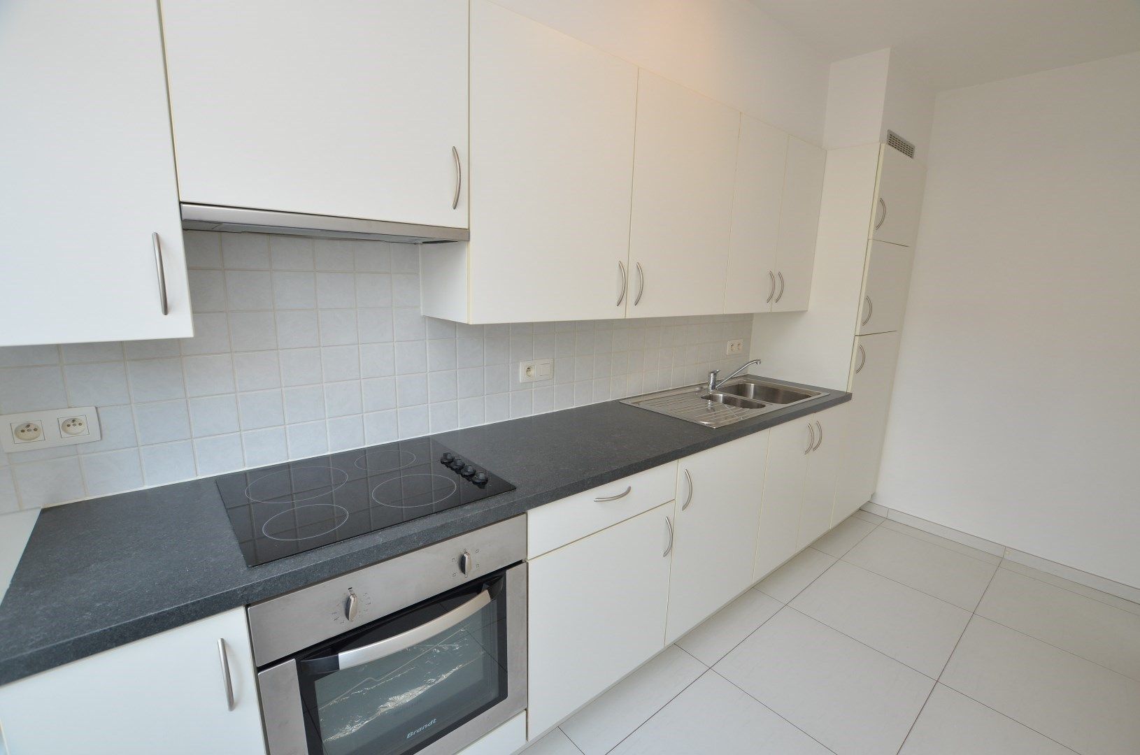 Instapklaar appartement 1ste verdiep (zonder lift) foto 4
