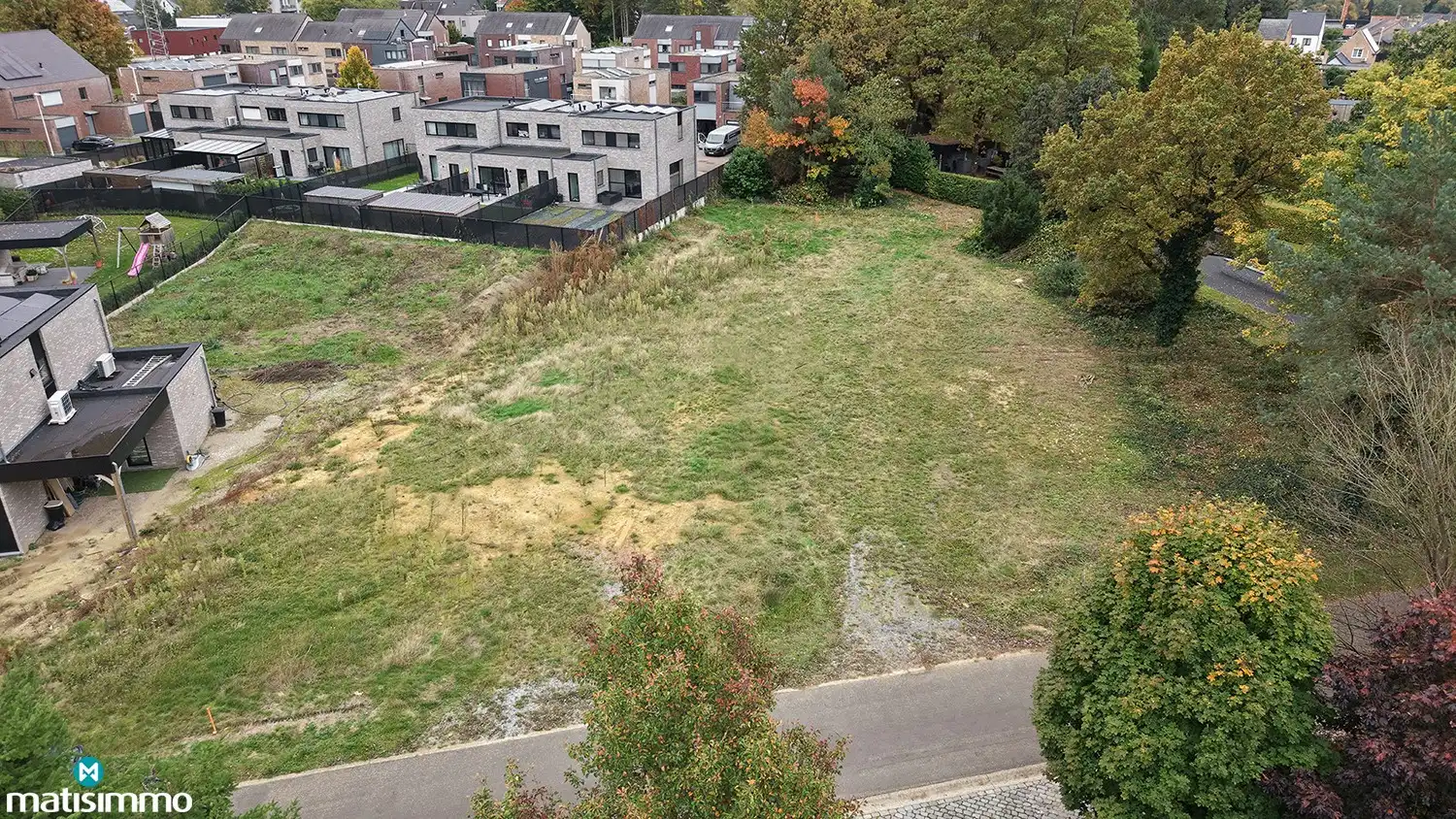 RUSTIG GELEGEN BOUWGROND VOOR HALFOPEN BEBOUWING MET IDEALE LIGGING TE HEUSDEN-ZOLDER foto 2