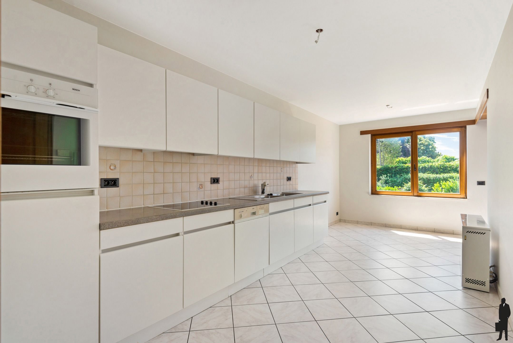 Ruim appartement met 2 slpks, kelderberging en zuid terras foto 6