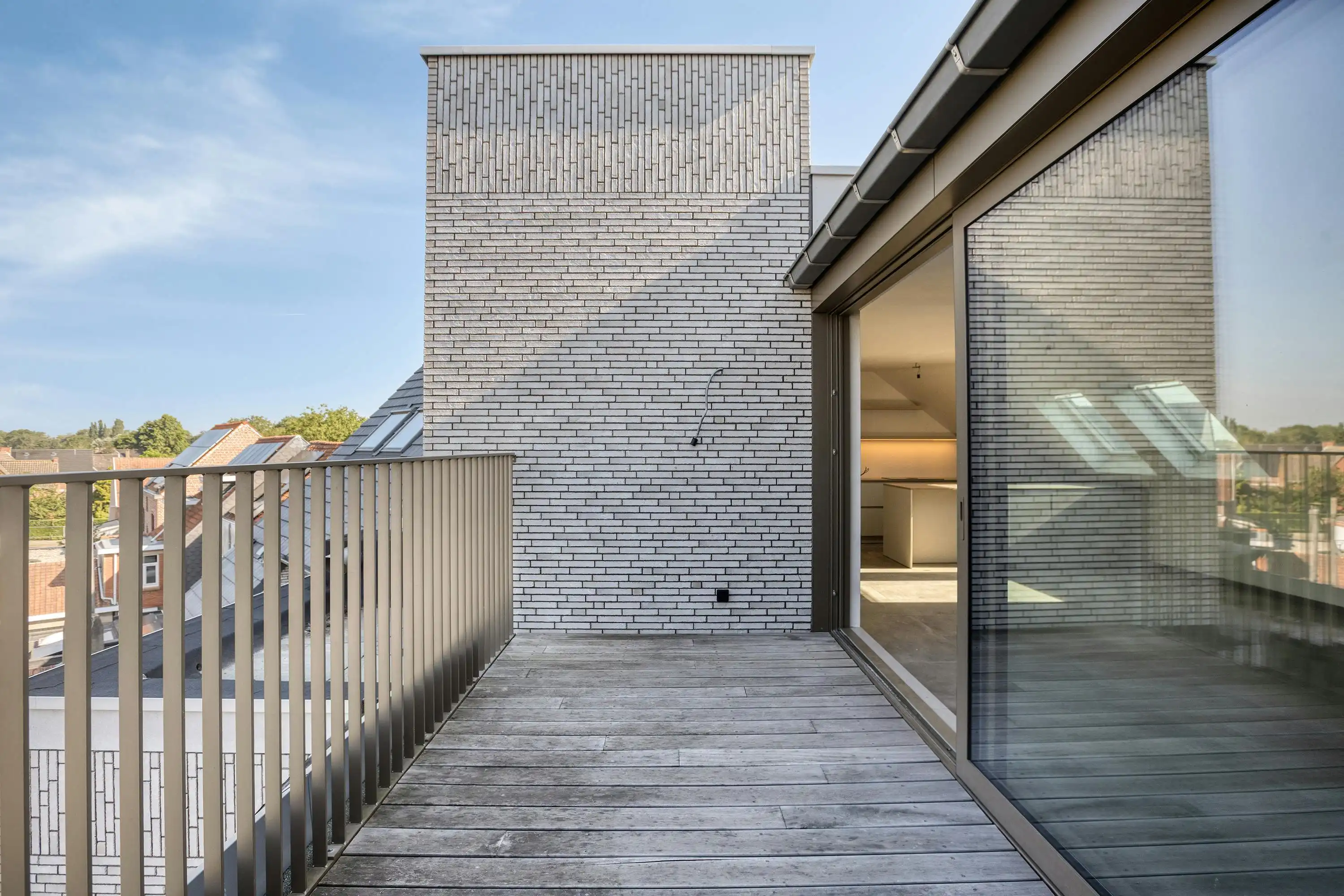 Ruim appartement te koop in Ieper met twee kamers en terras foto 9