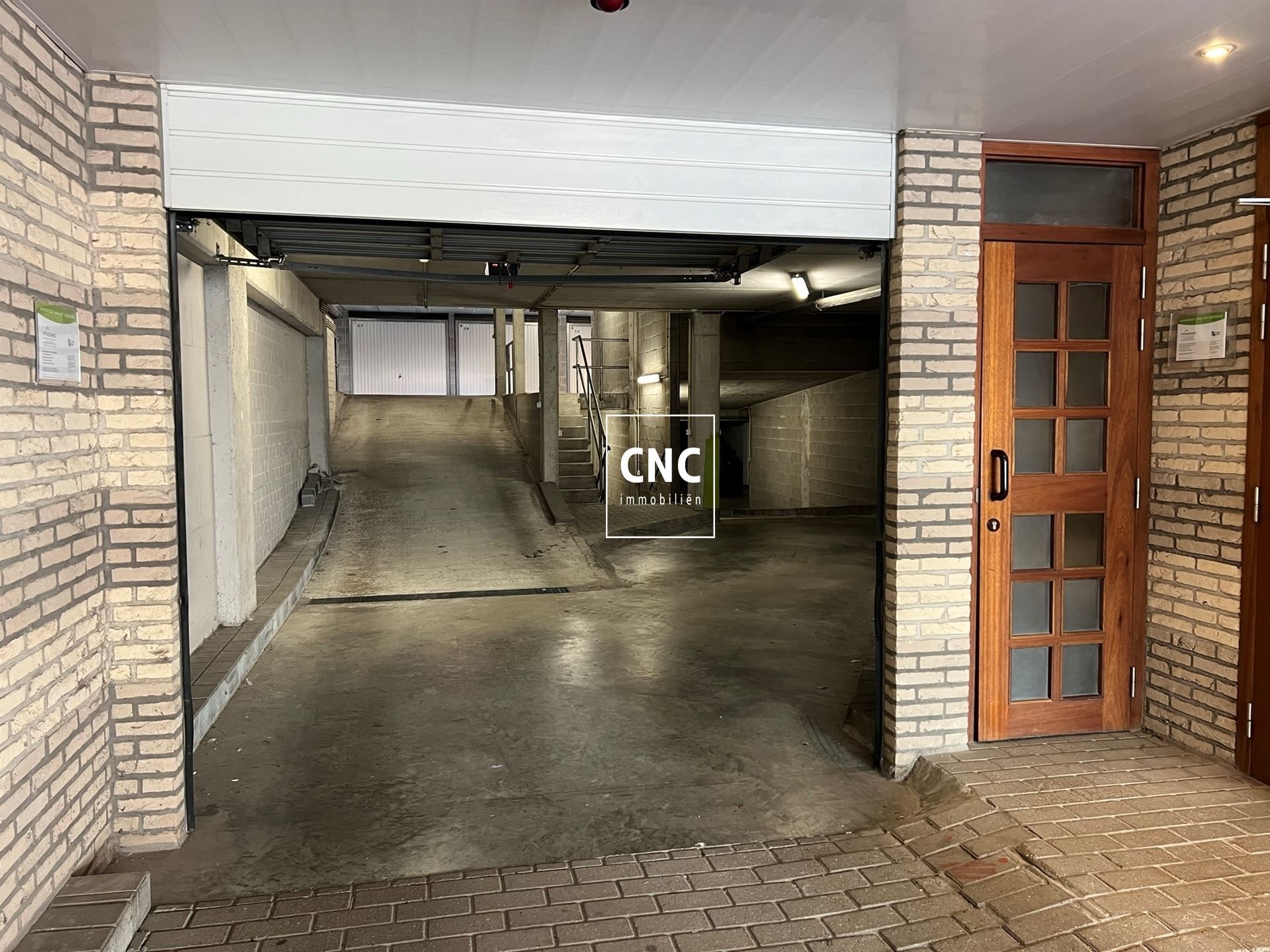 Zeer centraal gelegen garagebox in het hart van Knokke foto 6
