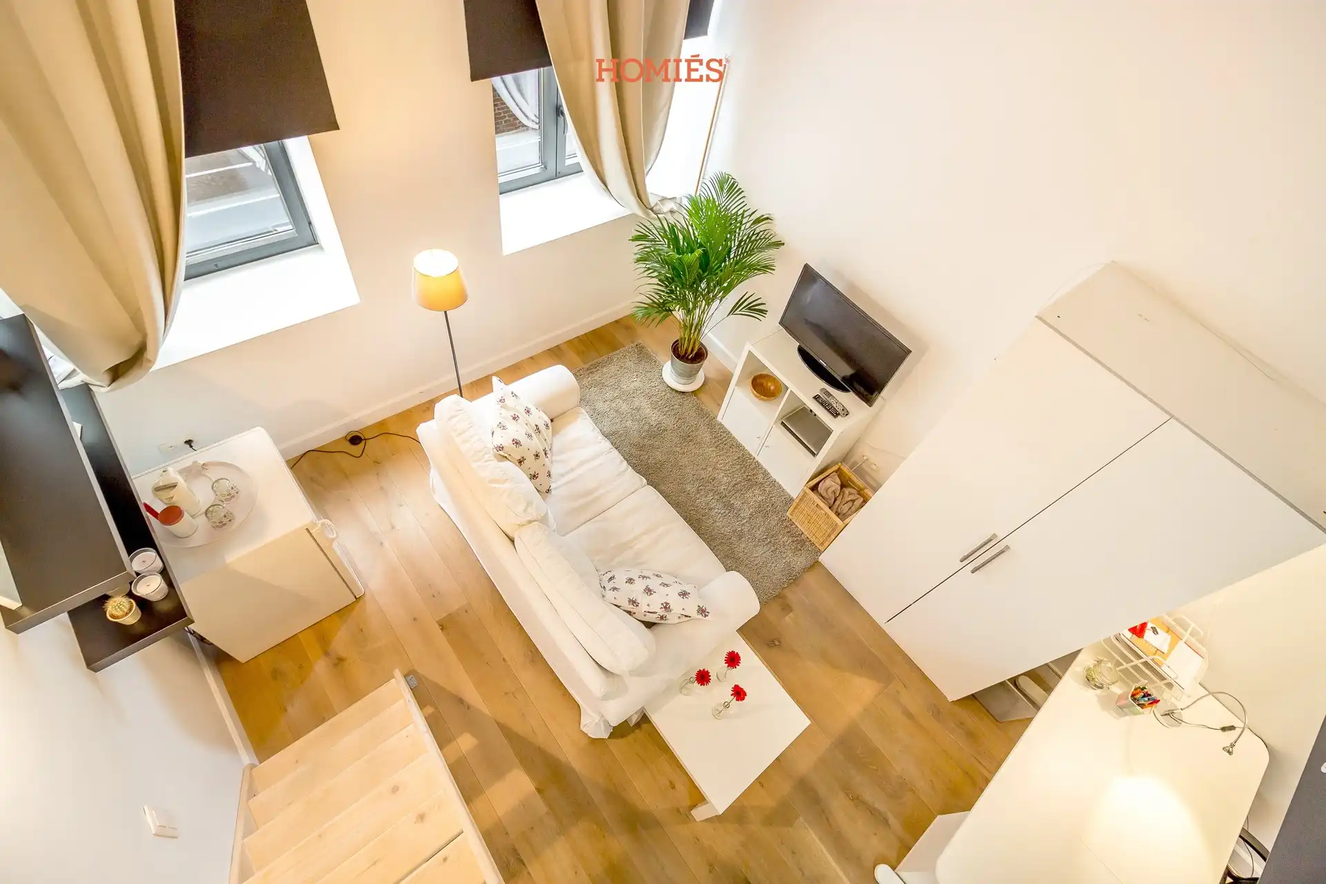 Studentenkamer met hoogslaper nabij het station foto 3