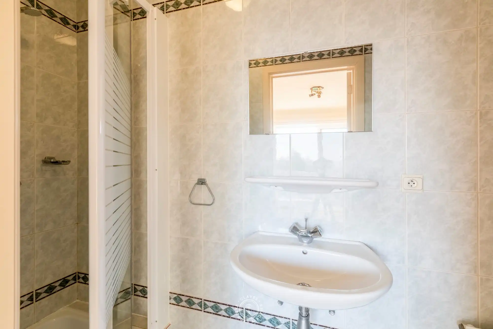Centraal gelegen appartement met drie slaapkamers en veel lichtinval foto 13