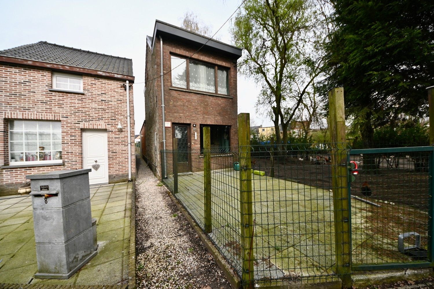 Te renoveren woning met 2 slaapkamers en tuin. foto 2