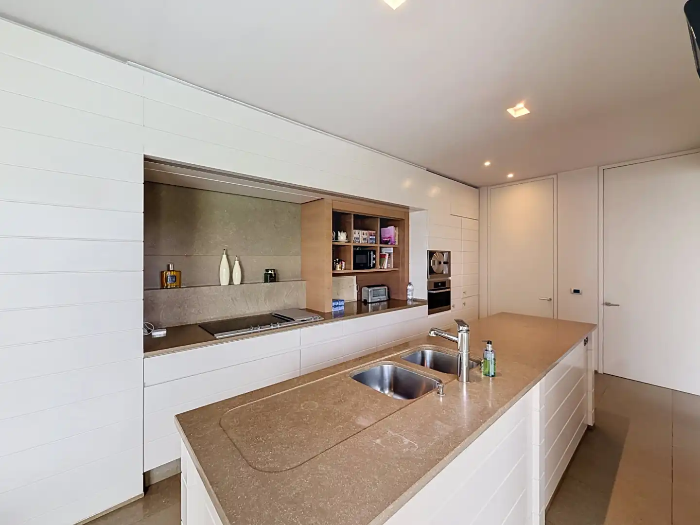 Exclusief herenhuis met uitzonderlijk potentieel in Lo (Lo-Reninge) foto 6