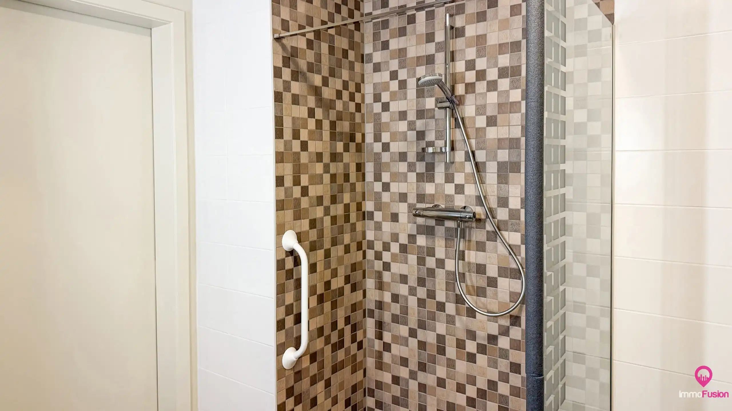 Stijlvol serviceflat met comfort, rust en zekerheid! foto 25