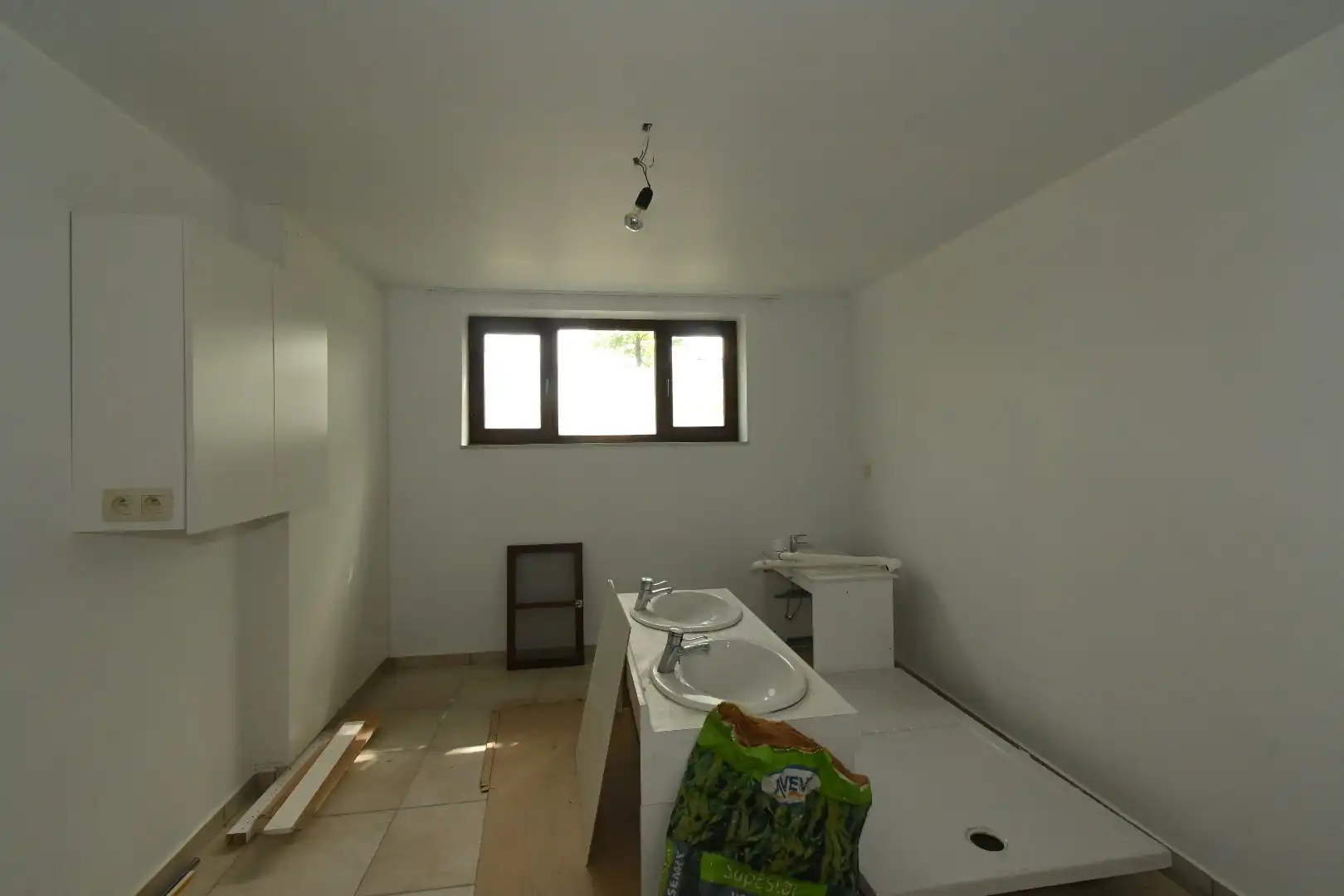 Ruime halfopen woning met parkeerplaats en tuin  foto 14