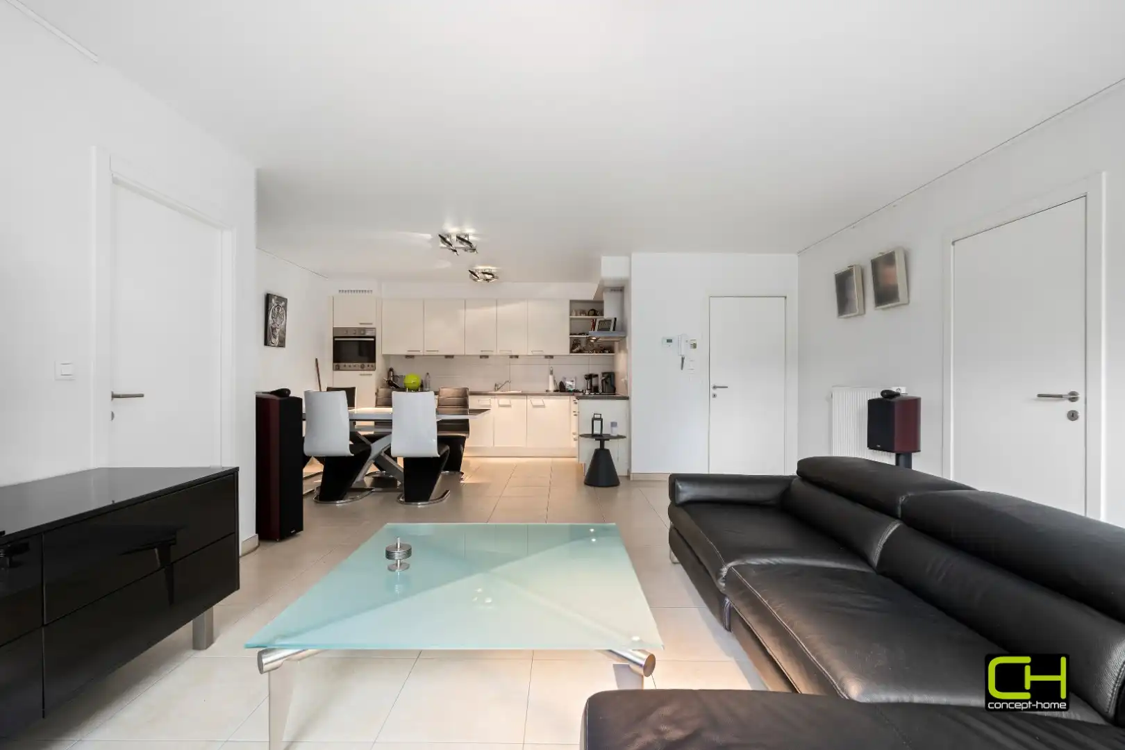 Gelijkvloers energiezuinig appartement met privé tuin en twee slaapkamers foto 3