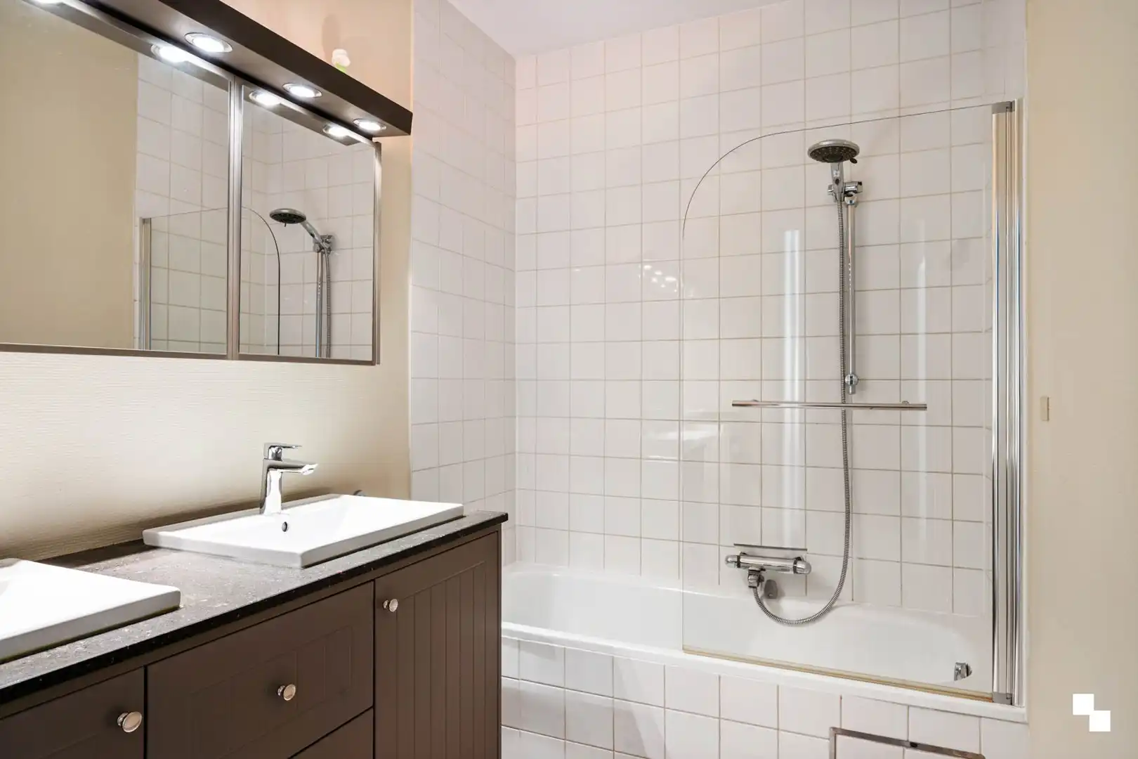 Instapklaar appartement in centrum Waregem foto 20
