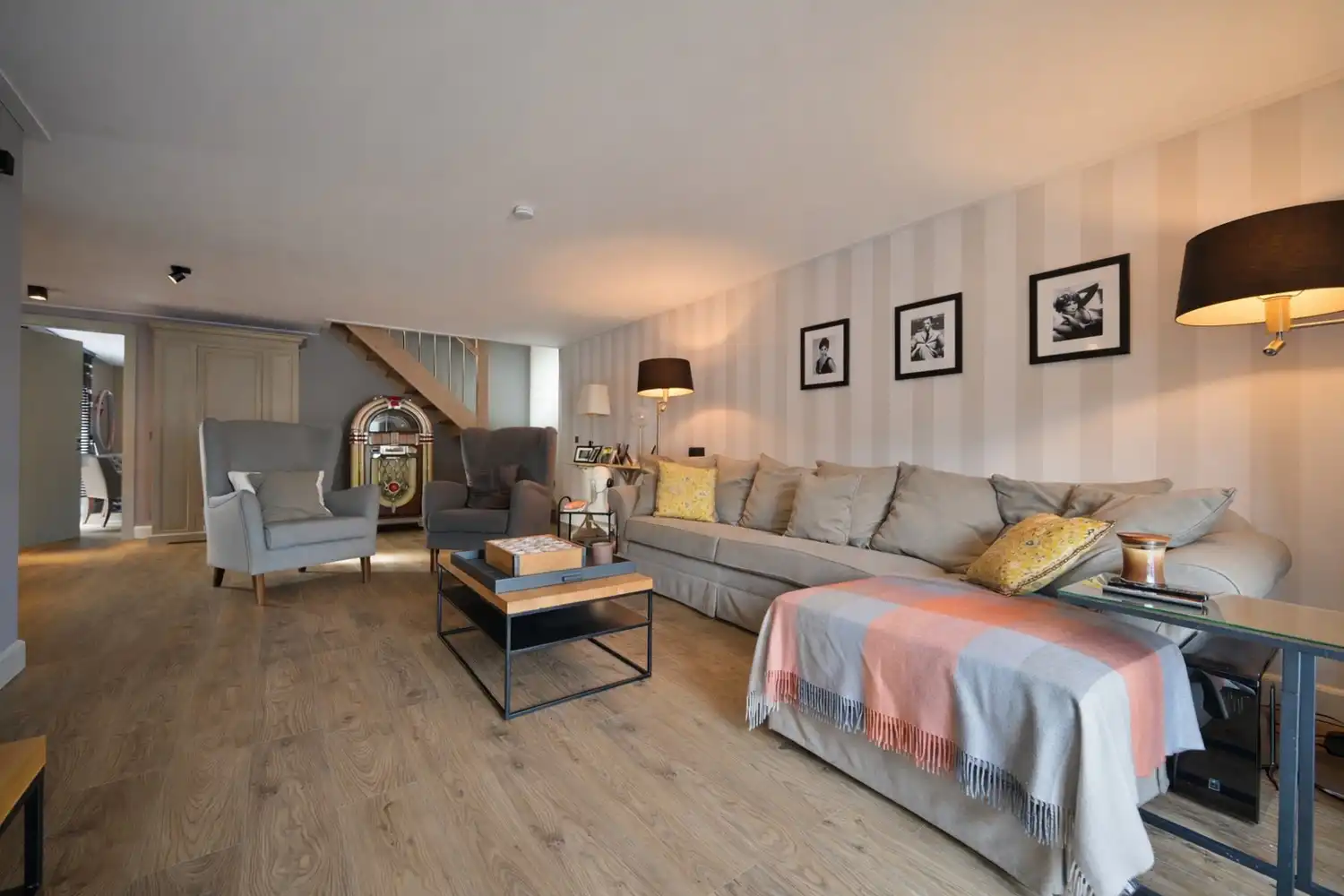 Karaktervolle woning met B&B in Veldwezelt foto 11