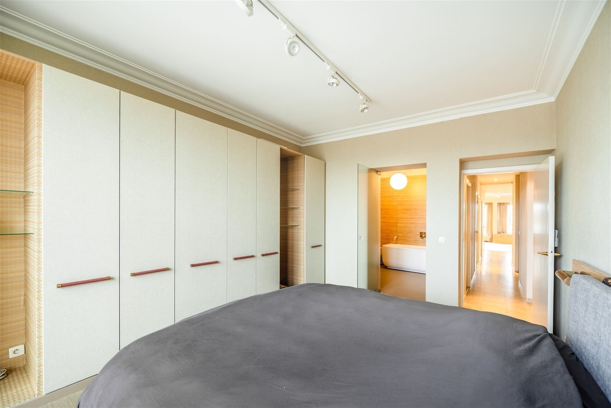 Penthouse met panoramisch terras nabij het Harmoniepark foto 21