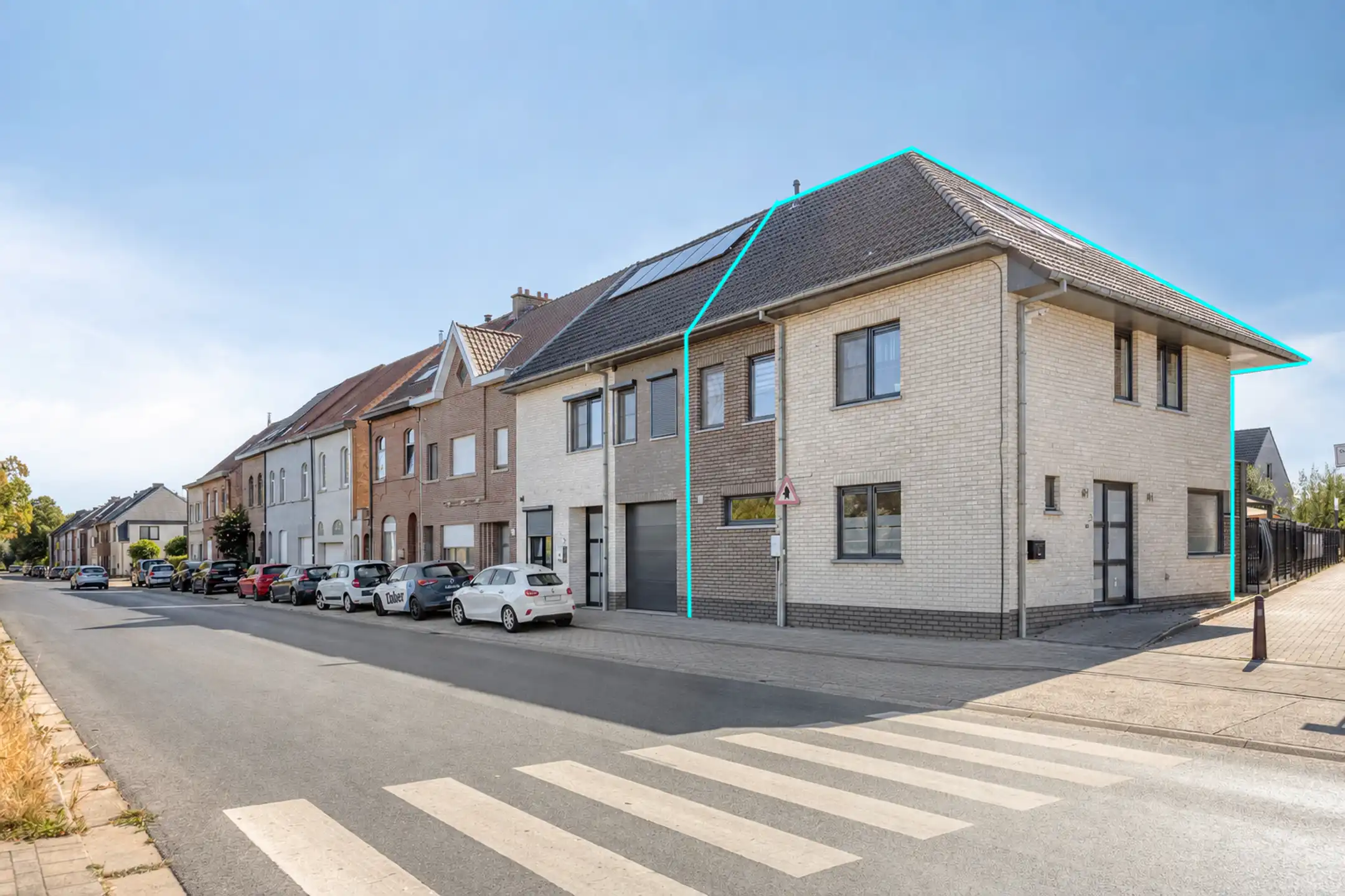 Ruime gezinswoning van 215 m² met vier à vijf slaapkamers en tuin foto 25