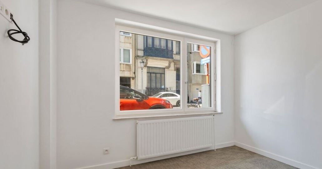 Commercieel topadres op één van de gezelligste pleinen van de kust! foto 6