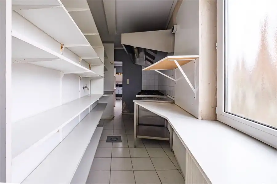 HANDELSHUIS MET VEEL POTENTIEEL IN HET CENTRUM VAN GINGELOM foto 12