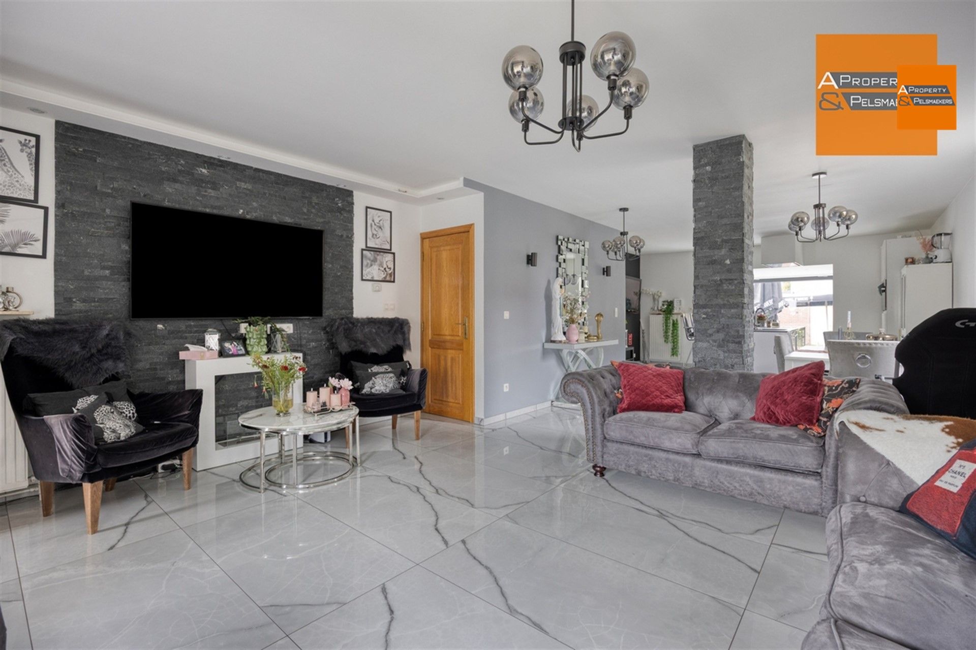 Gezinswoning met 3 à 4 kamers , tuin en garage foto 6