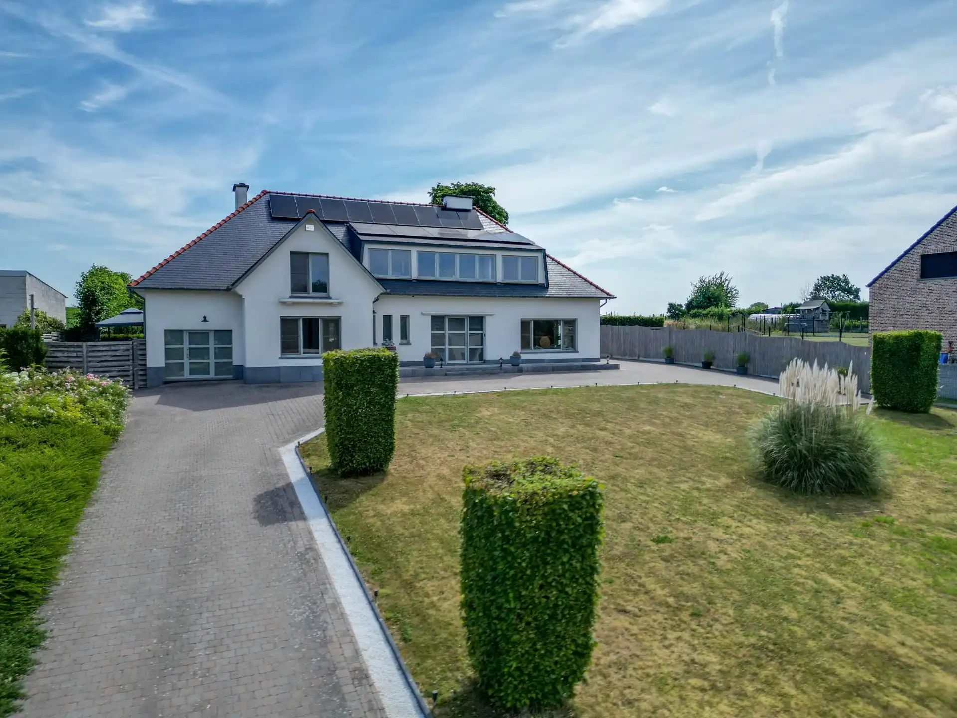 Luxe villa met zeven slaapkamers foto {{pictureIndex}}