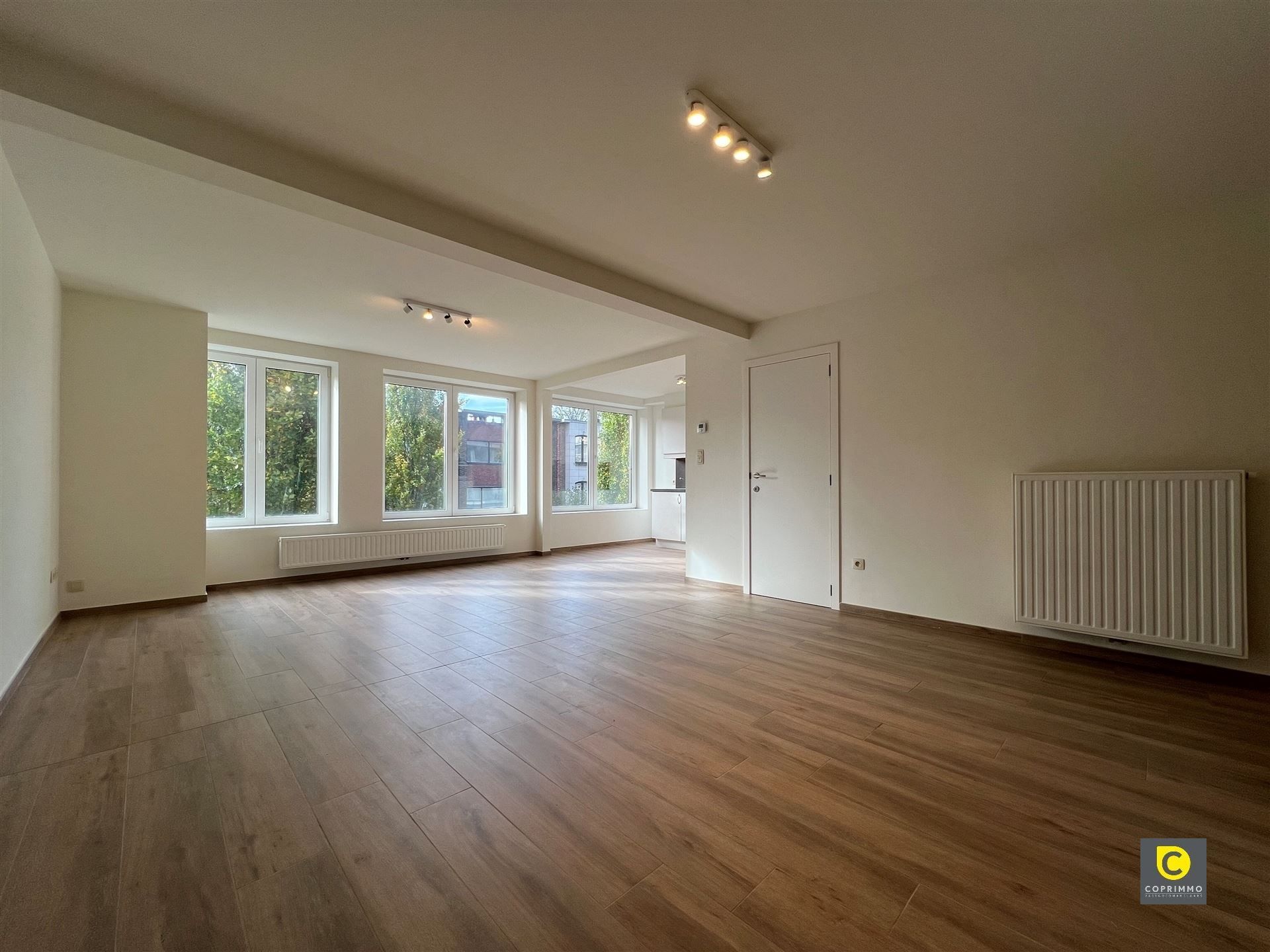 Instapklaar 2 slaapkamer appartement! foto 2