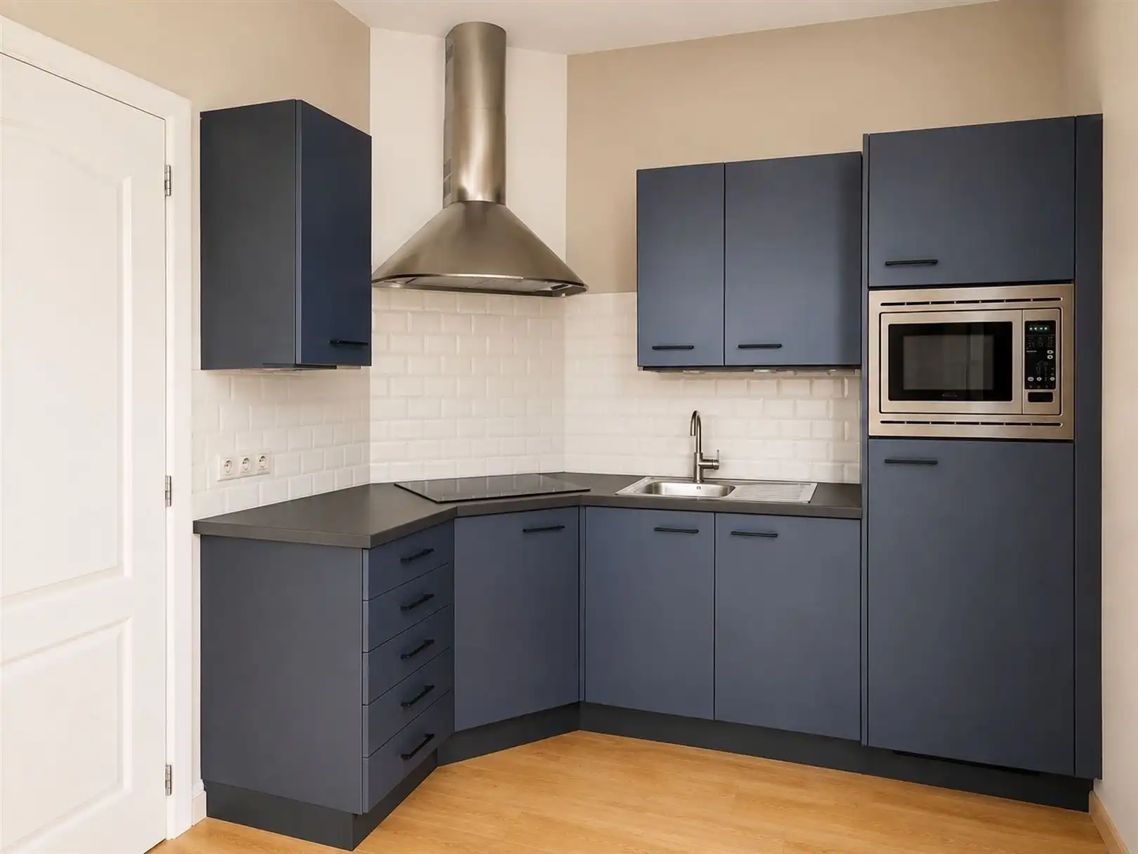 Appartement met twee slaapkamers en terras foto 5