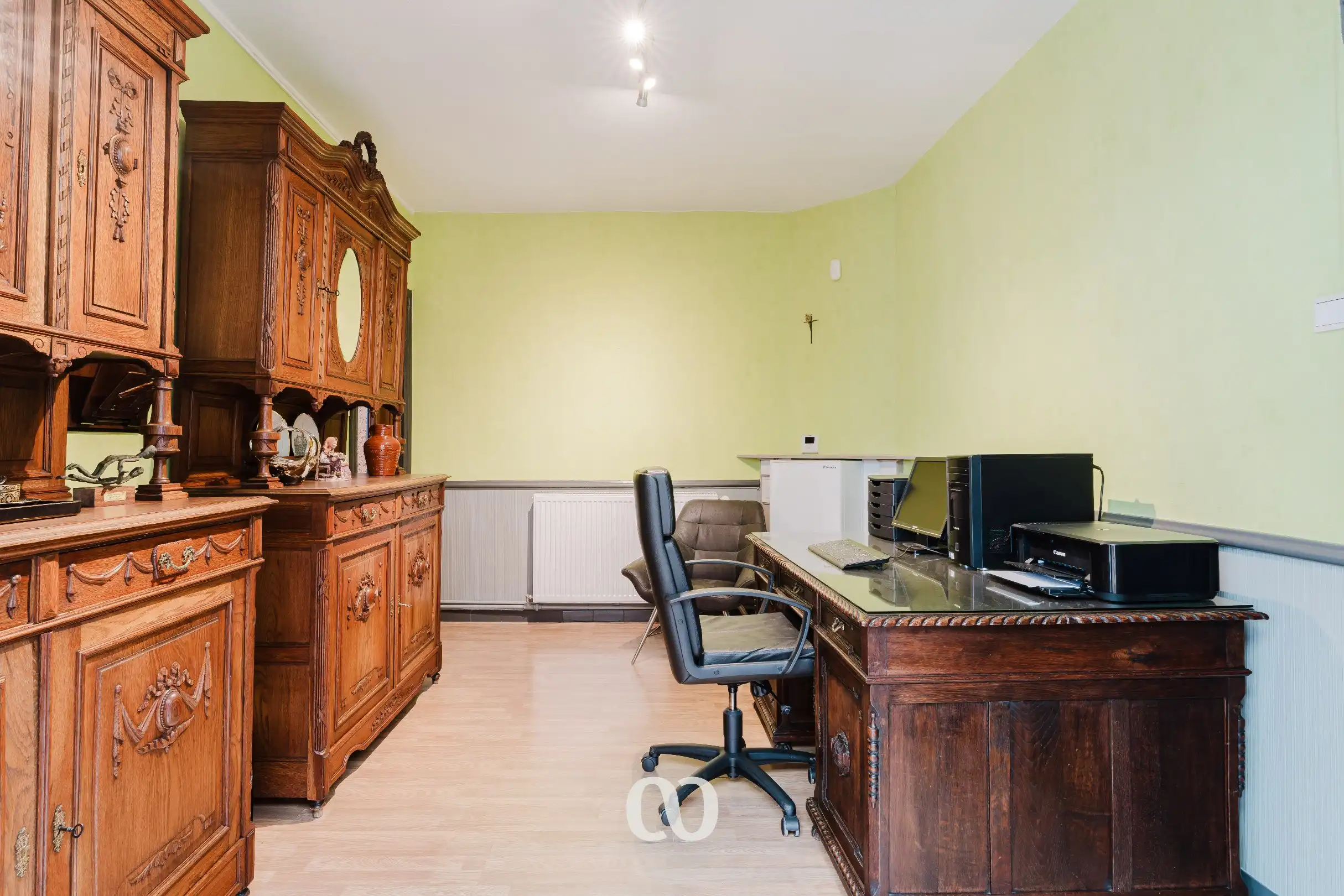 Ruim herenhuis met 8 slaapkamers en tuin in het centrum van Oudenaarde foto 9