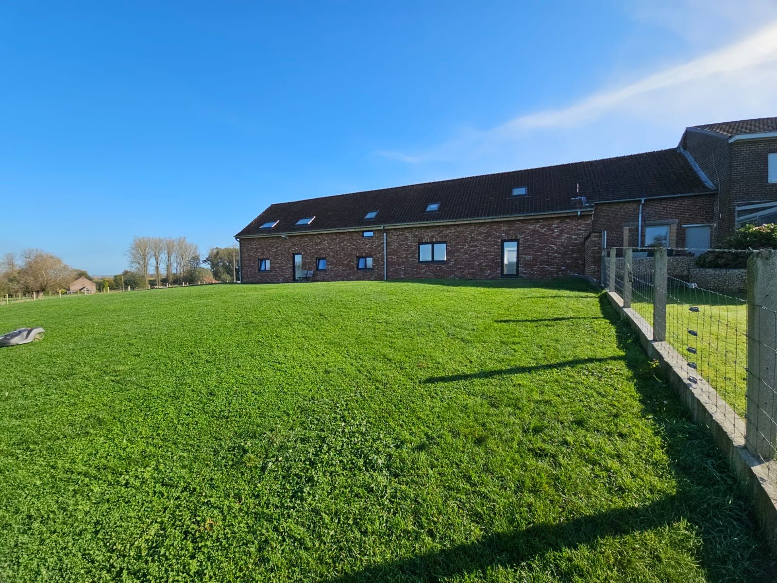 Mooi gelegen hoeve met vakantielogies foto 3