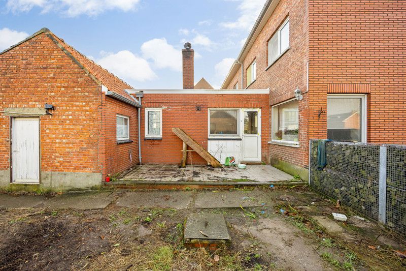Te renoveren, goed gelegen woning op 8are 75ca foto 11
