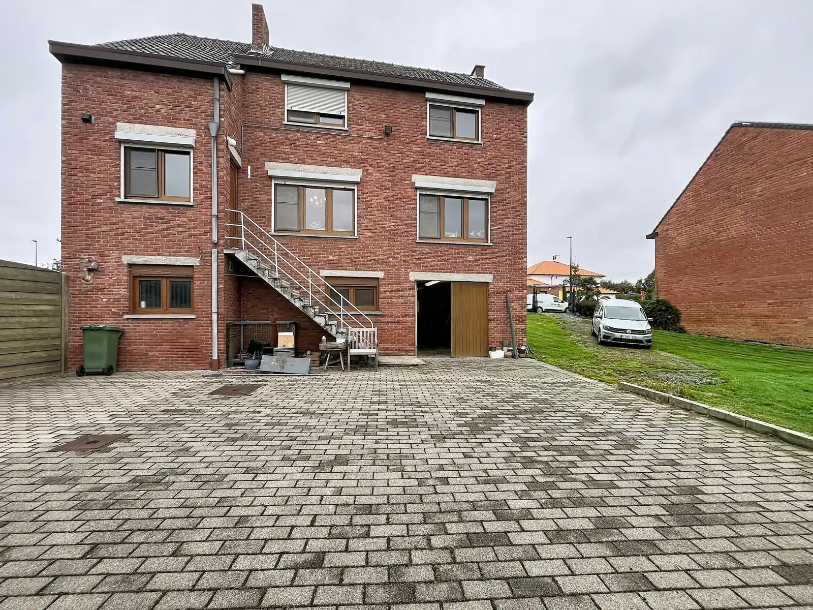Vrijstaande woning met ruime tuin op toplocatie foto 25