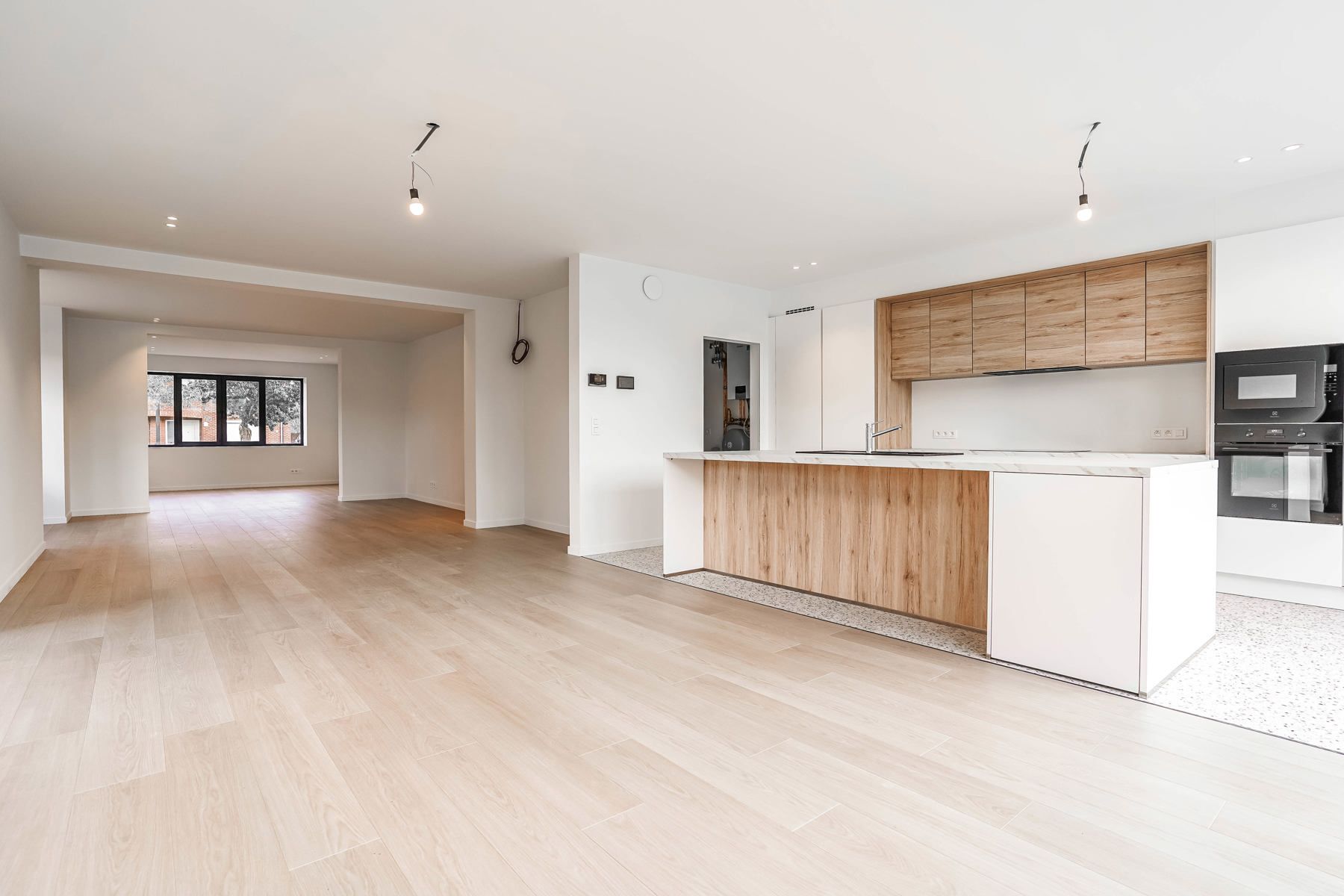 Prachtige, compleet gerenoveerde luxewoning op toplocatie te Kapelle-op-den-Bos foto 10