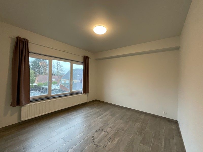 Mooi gerenoveerd appartement met 2 slaapkamers foto 10